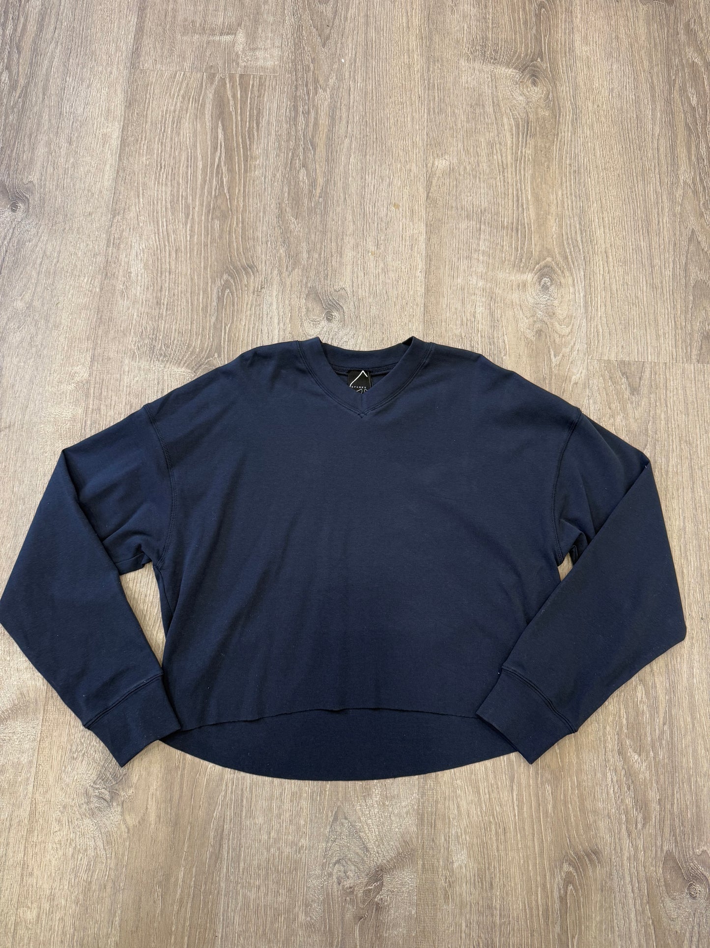 CROP V-NECK TOP