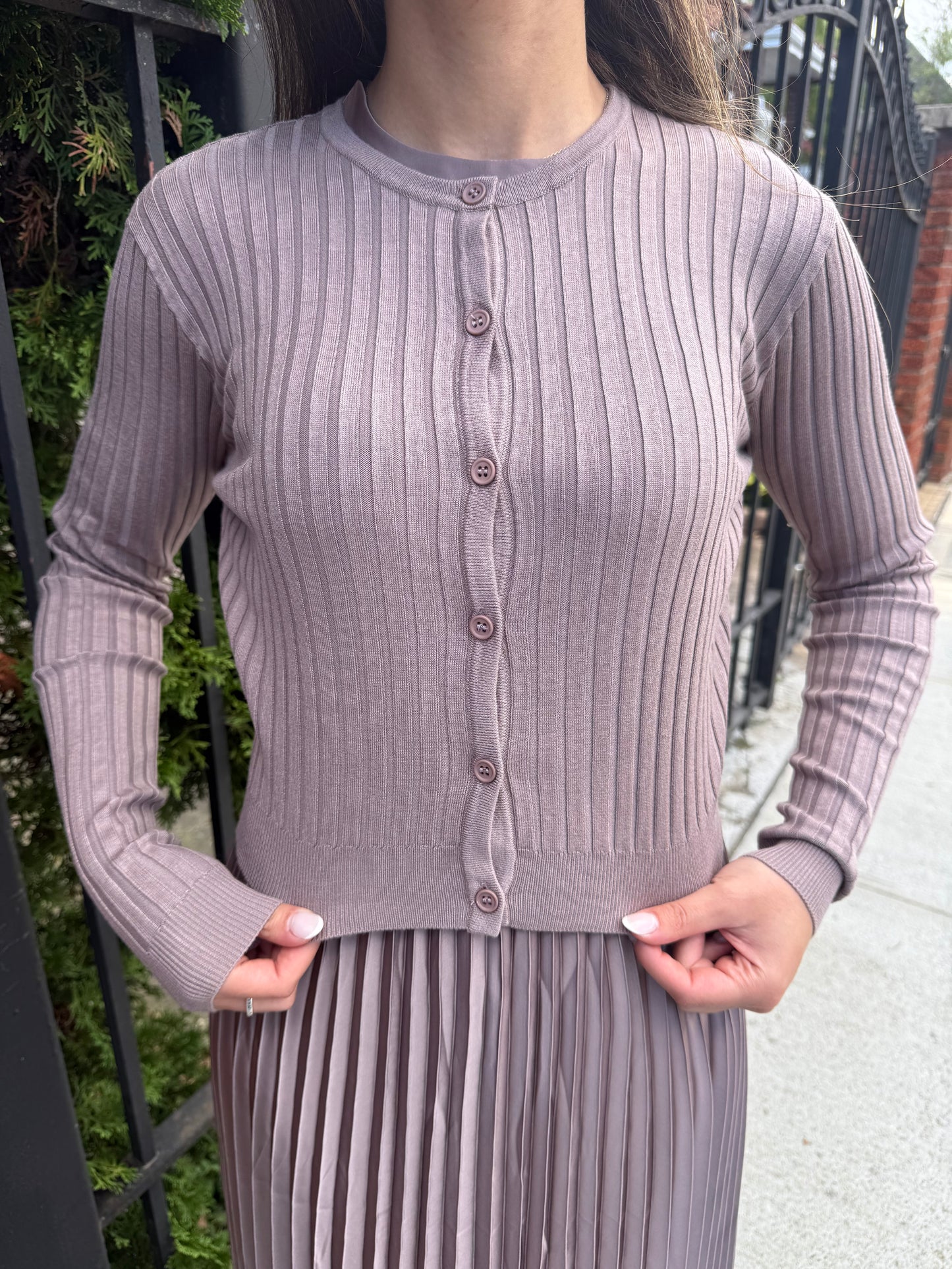 RIBBED CROPPED CARDIGAN