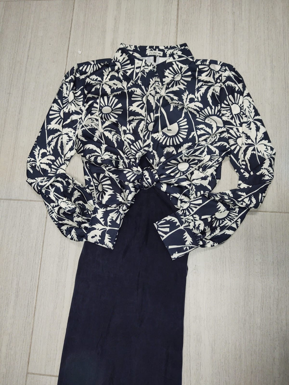 POINT PATTERN SATIN BLOUSE