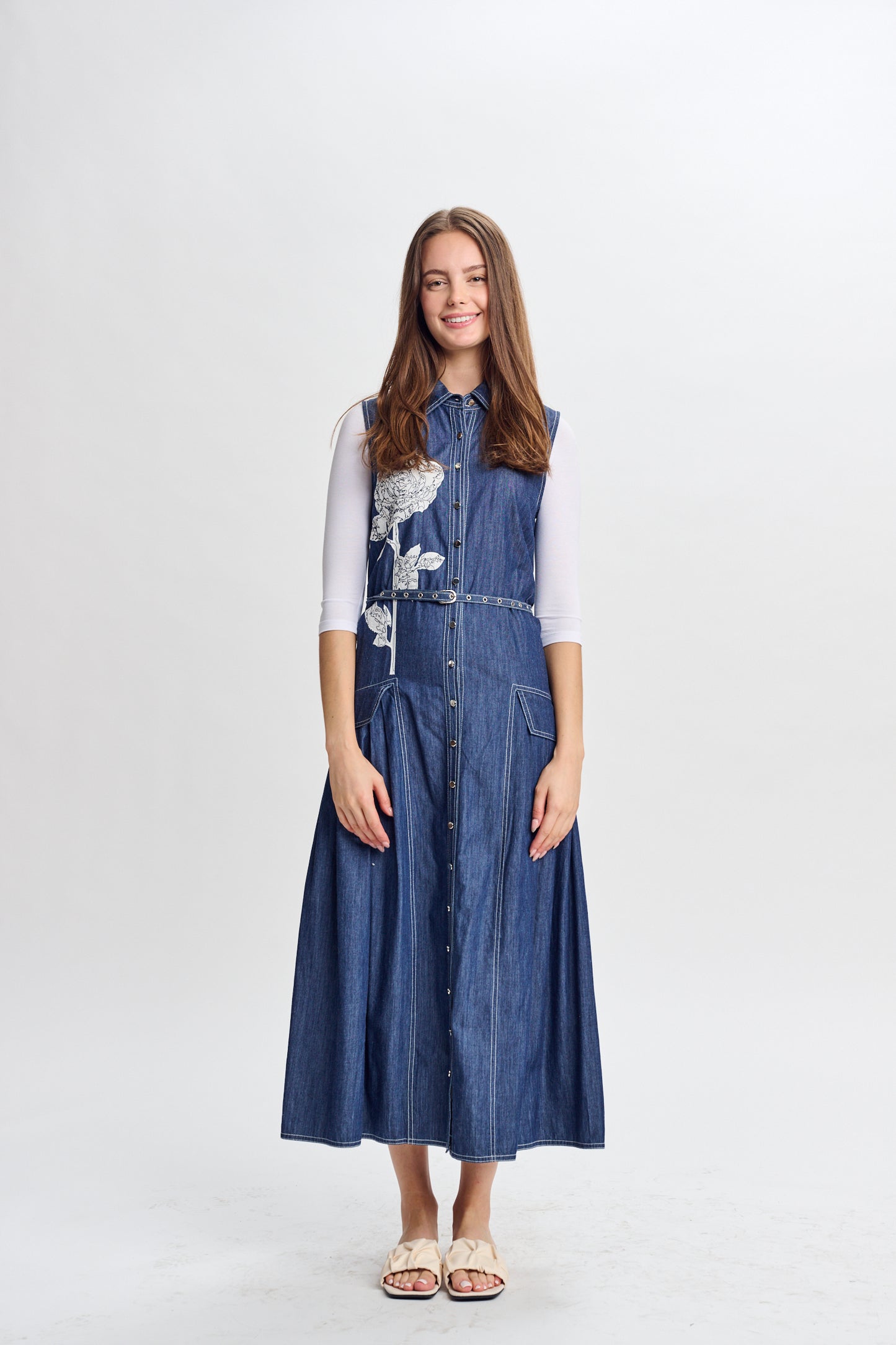 DARK WASH DENIM W/ LARGE SWEN FLOWER JUMPER