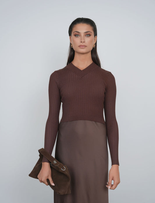POINT V NECK CABLE SWEATER