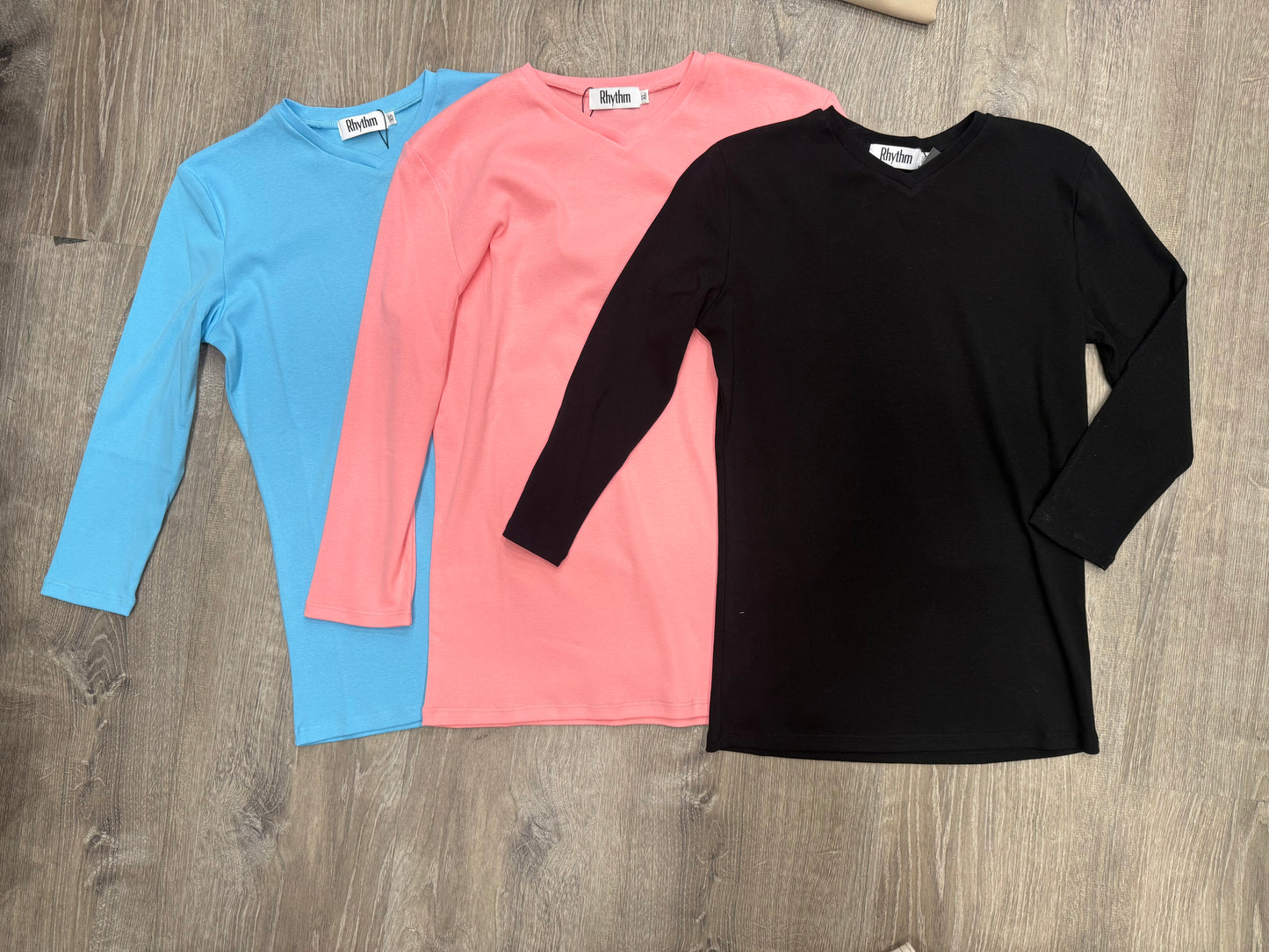 RHYTHM V NECK 3/4 SLEEVE TEE