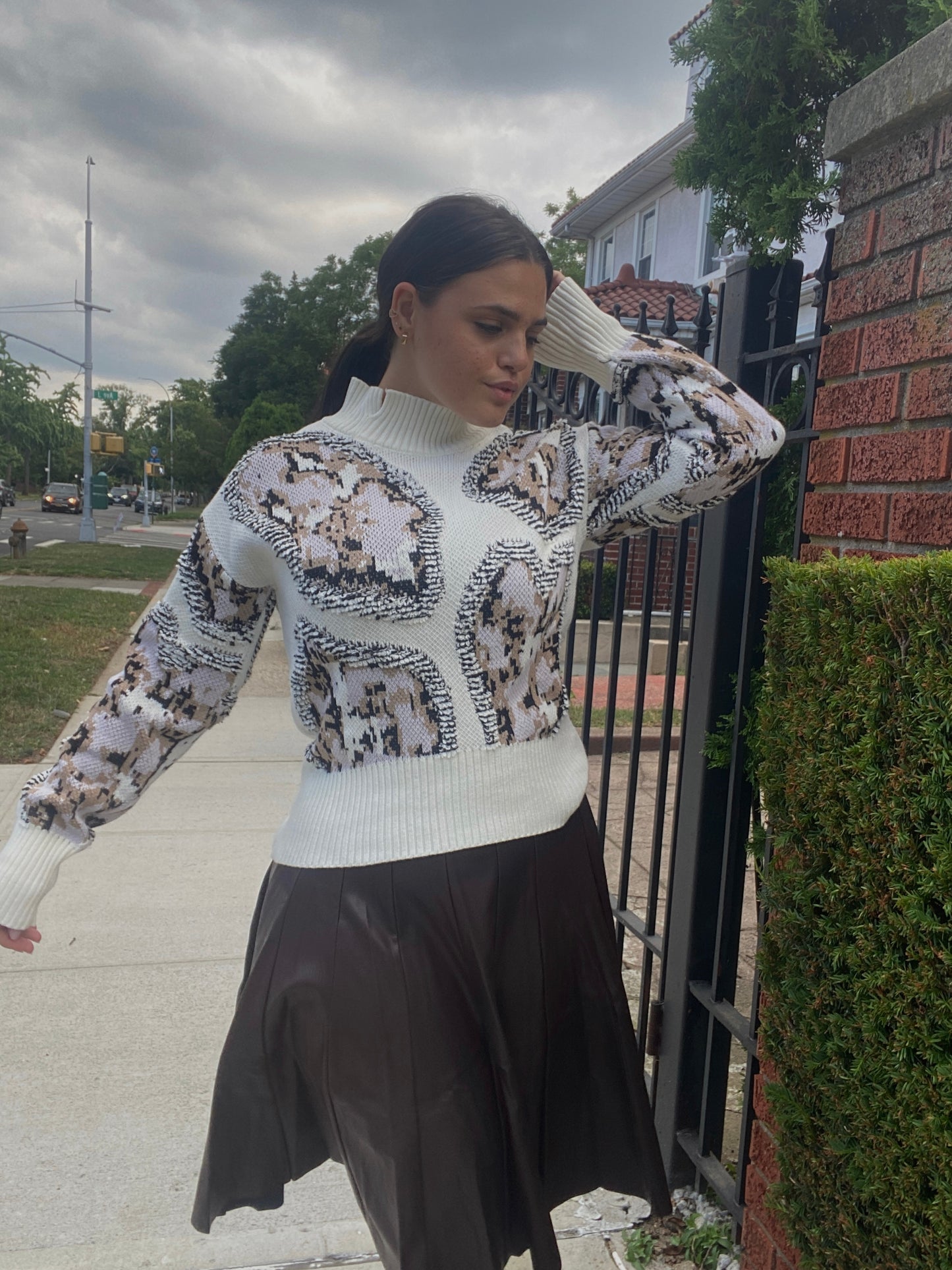 MULTI FLORAL SWEATER