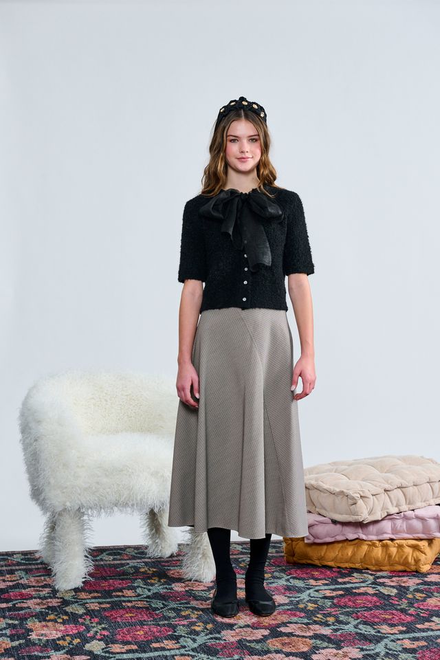 FUZZY KNIT WITH ORGNZA TIE BOW COLLAR TOP