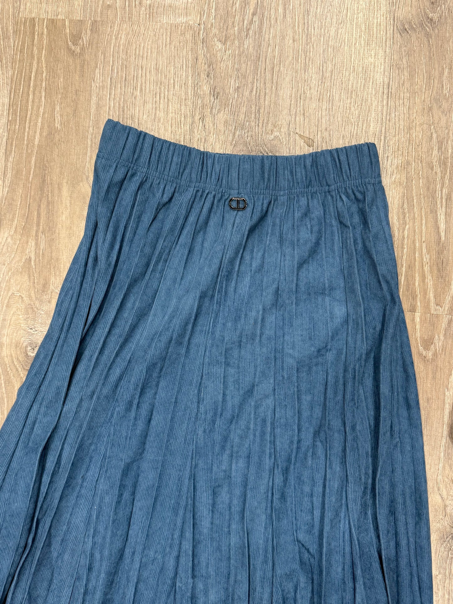 MIDI LENGTH CORDUROY SKIRT