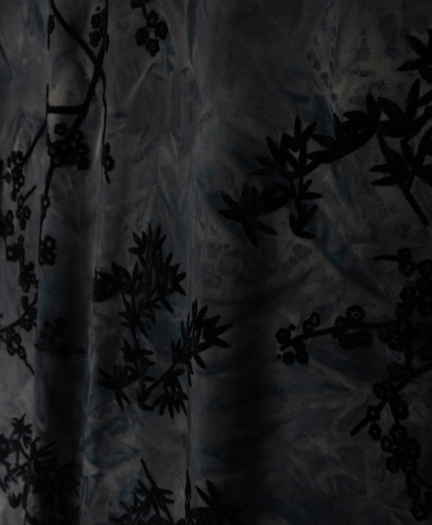 FLORAL SPANDEX TURTLENECK