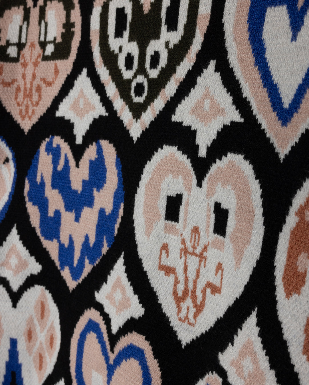 HEART PRINT SWEATER