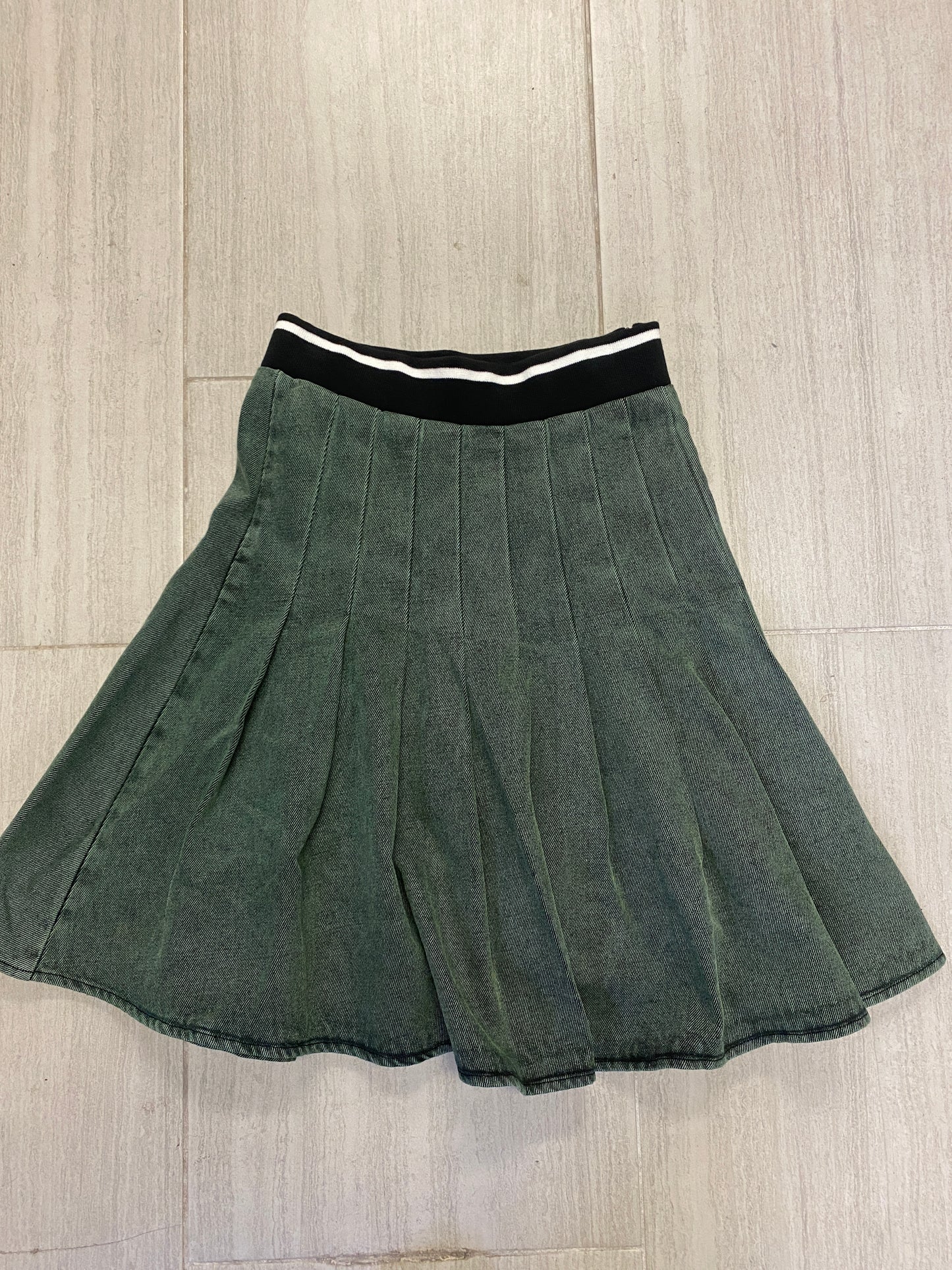 DENIM PLEATED SKIRT