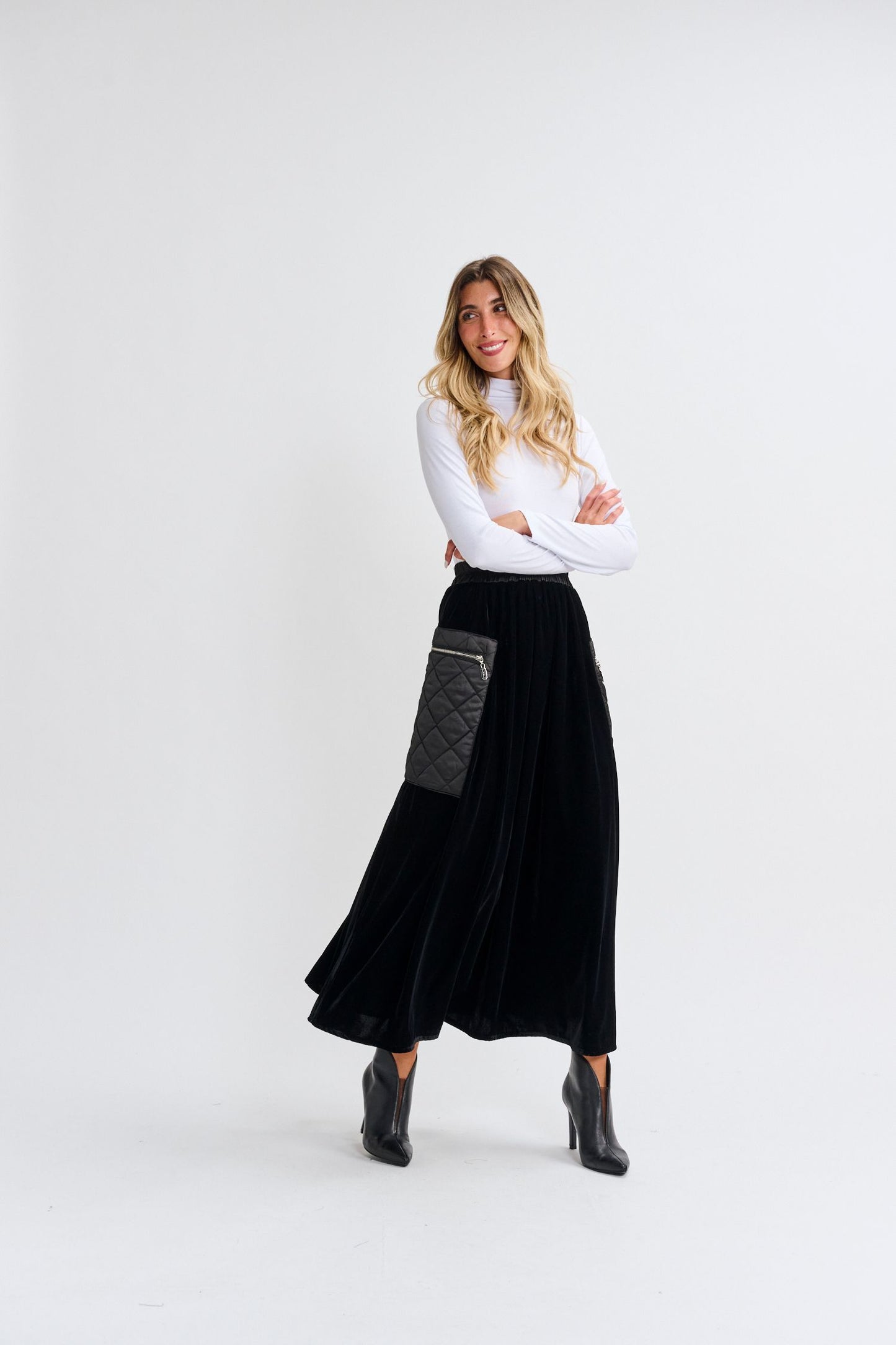 QUILTED VELOUR SKIRT
