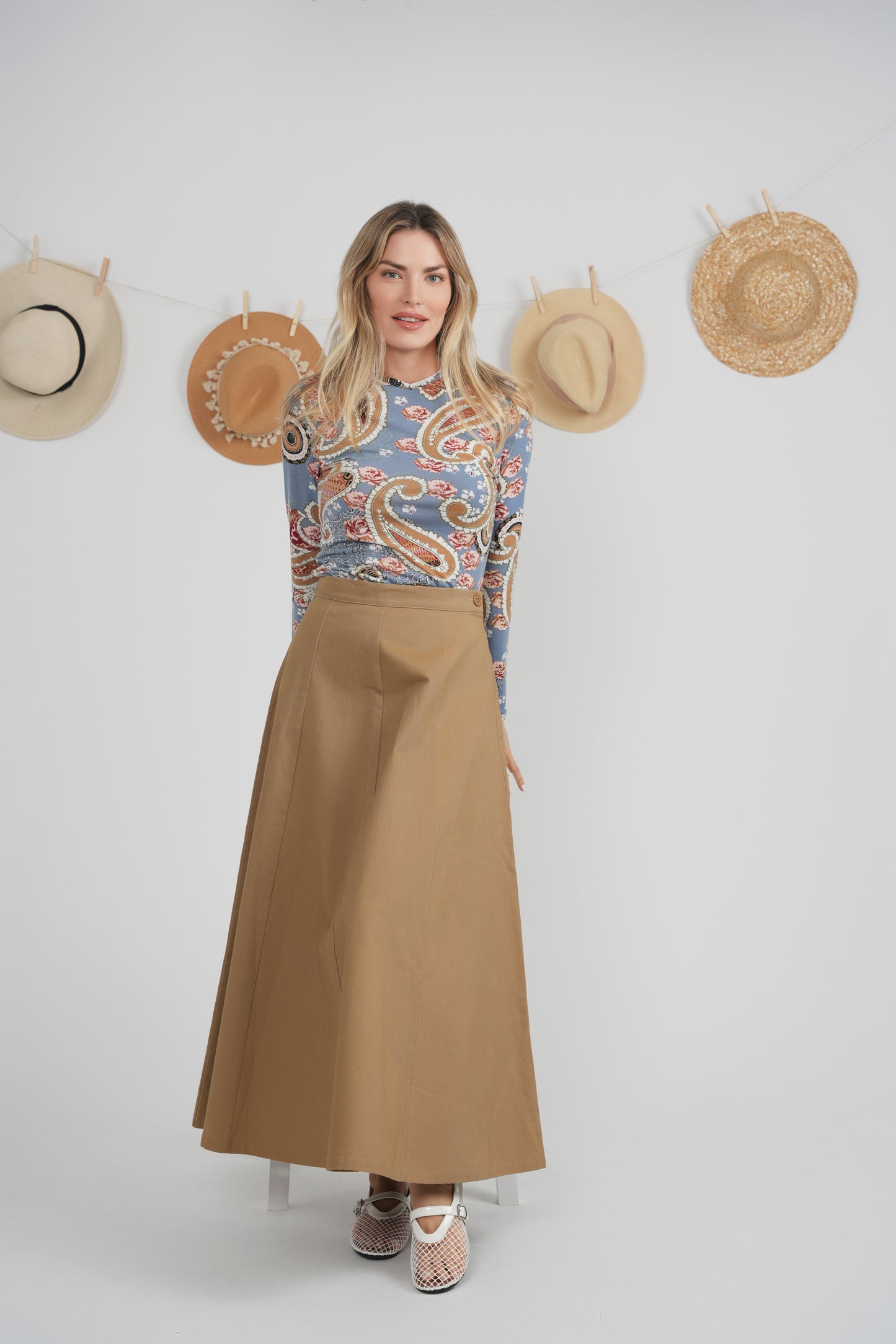 PRINTED V-NECK LONG SLEEVE T-SHIRT