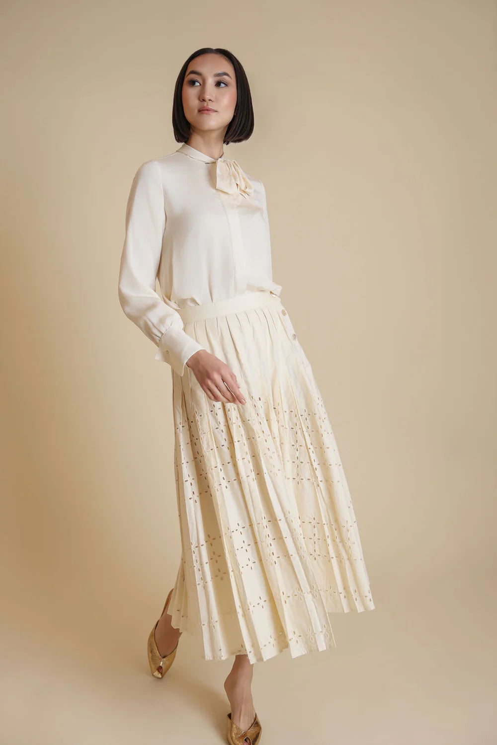 NECK TIE BLOUSE