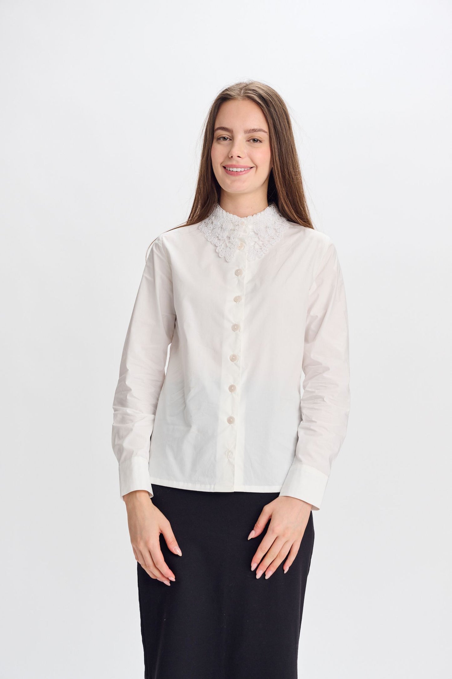 WHITE BUTTON-DOWN SHIRT WITH LACE COLLAR