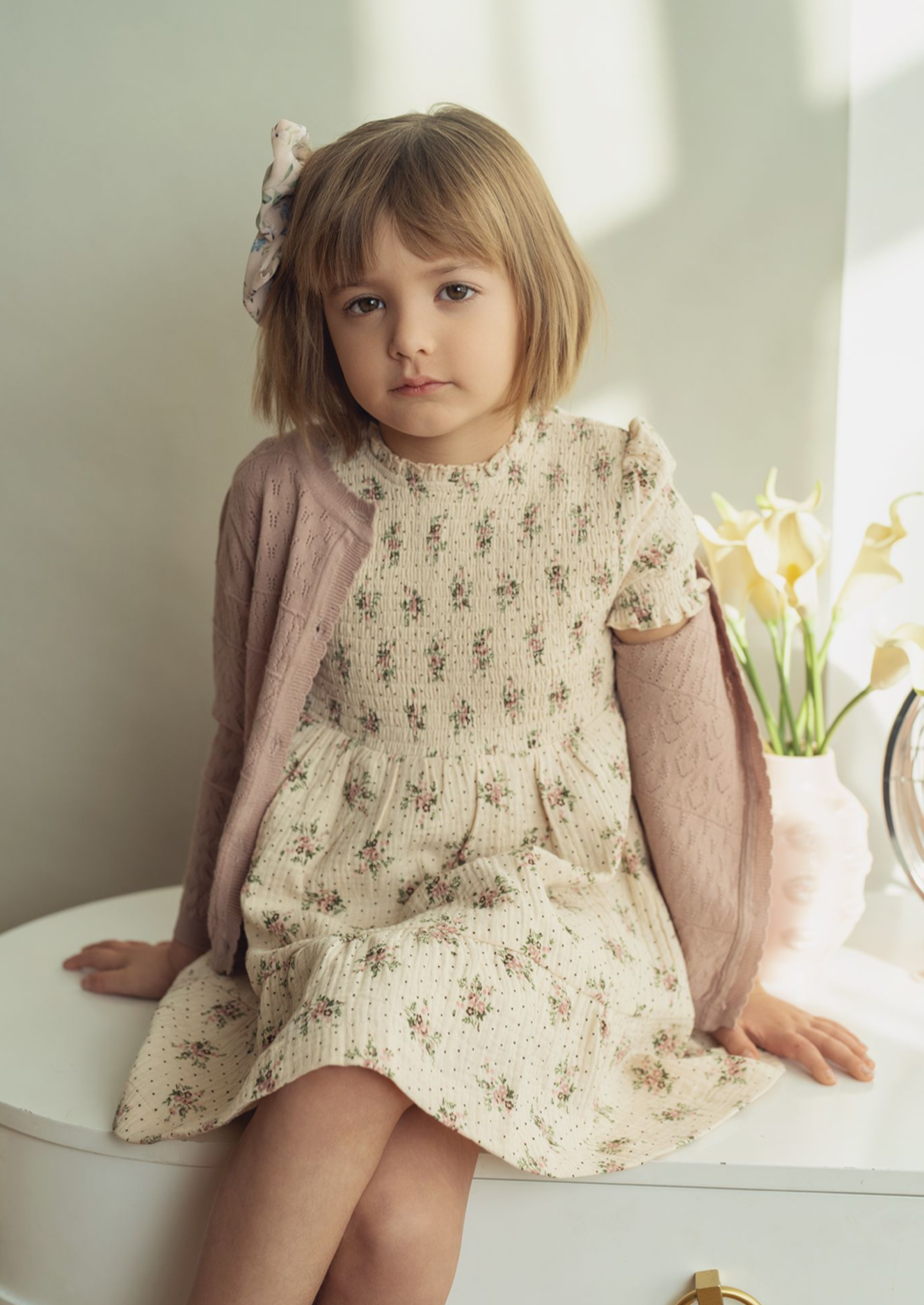 GIRLS WHITE FLORAL SMOCKED DRESS