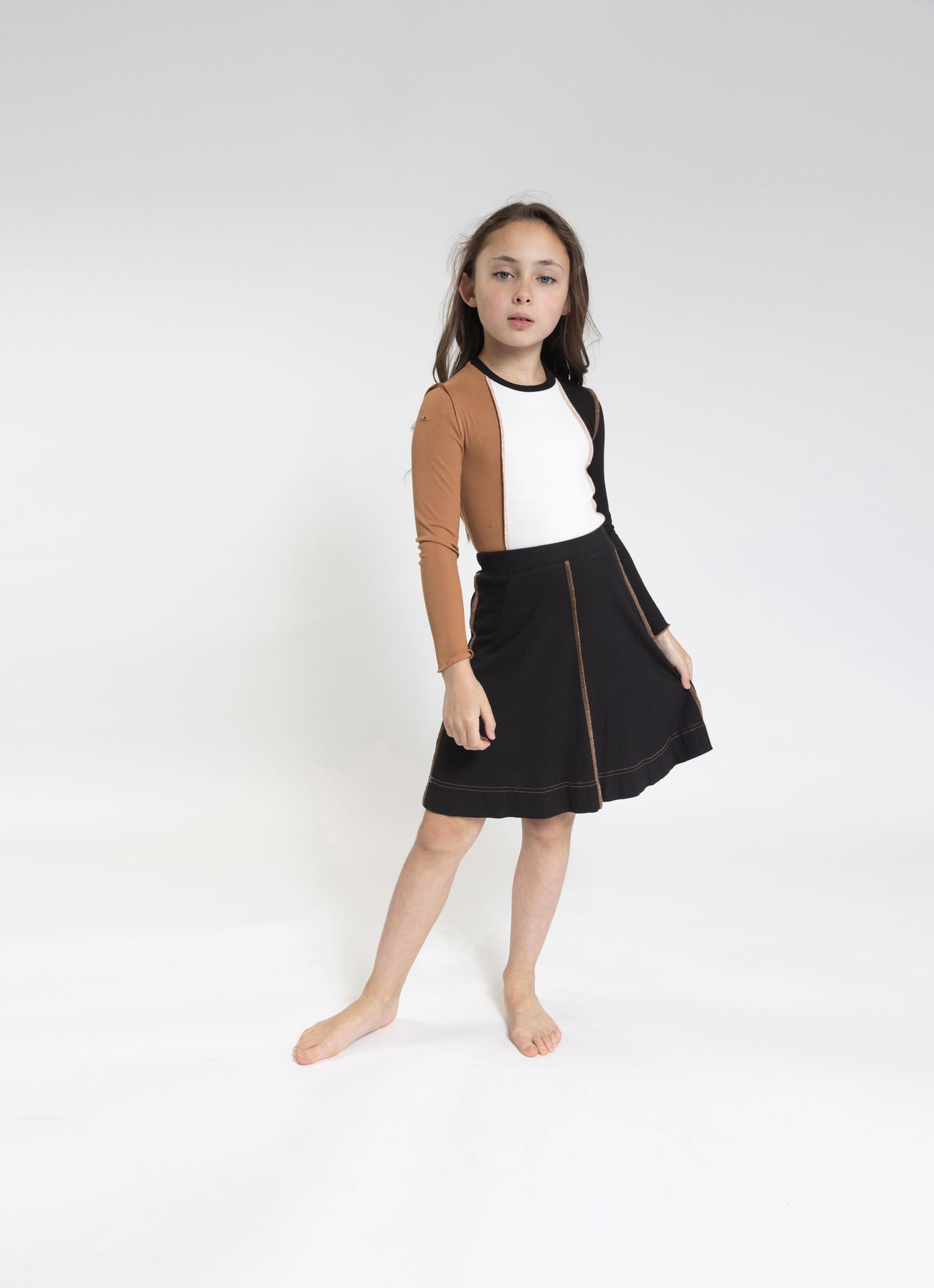 RIBBED SET WITH EXPOSED STITCHING