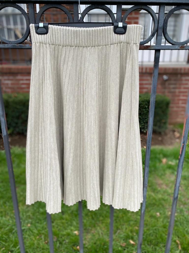 Pleated Knit Skirt