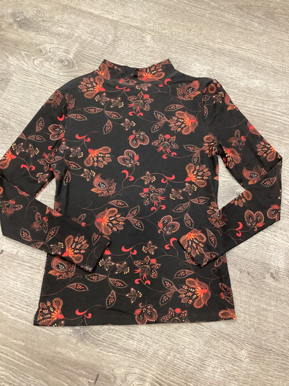 Chic Graphic Turtlenecks