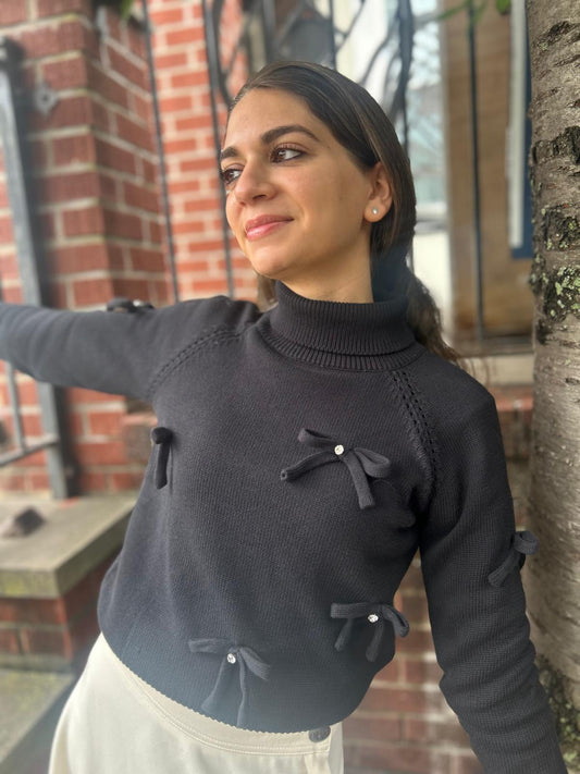 KNIT TOP WITH BOWS