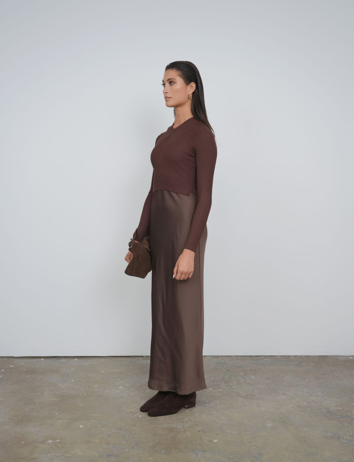 POINT V NECK CABLE SWEATER