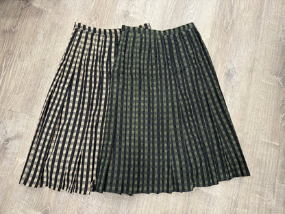 CHECKS PLEATED SKIRT