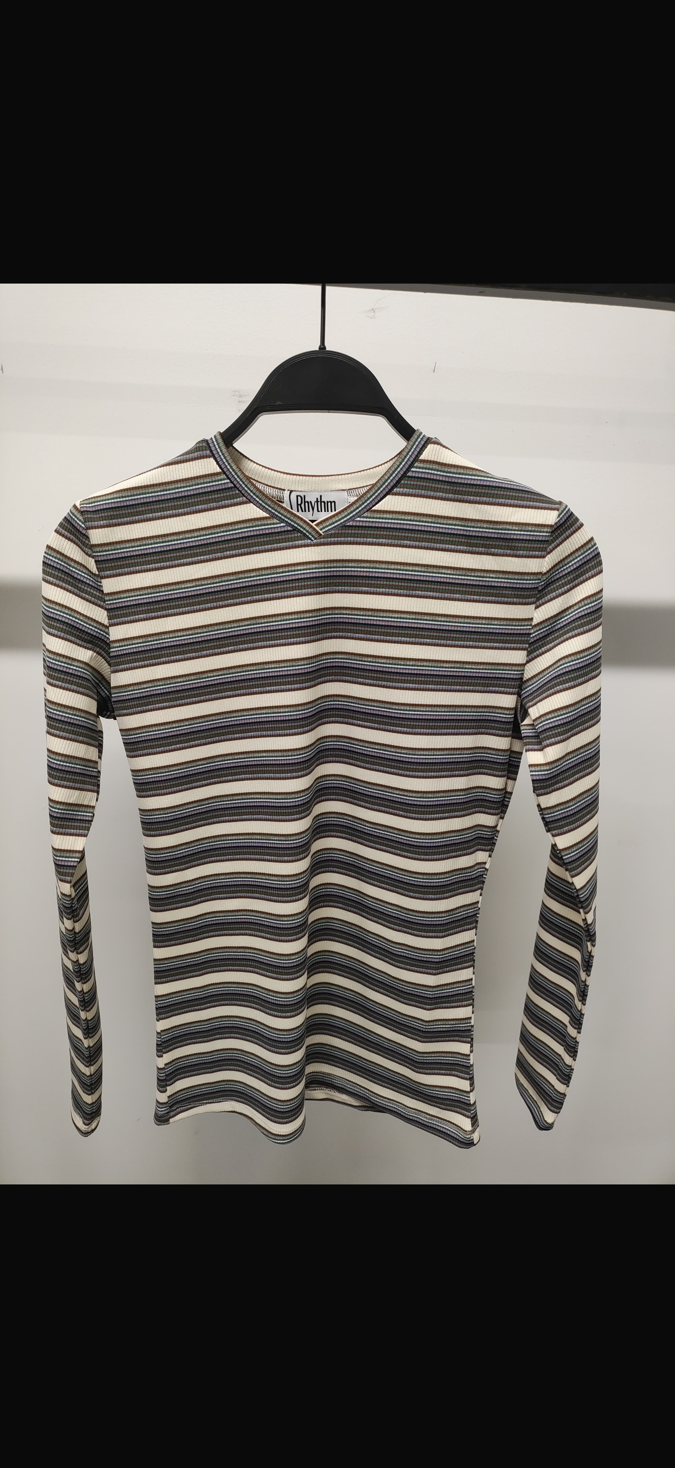 RHYTHM V-NECK STRIPED TEE