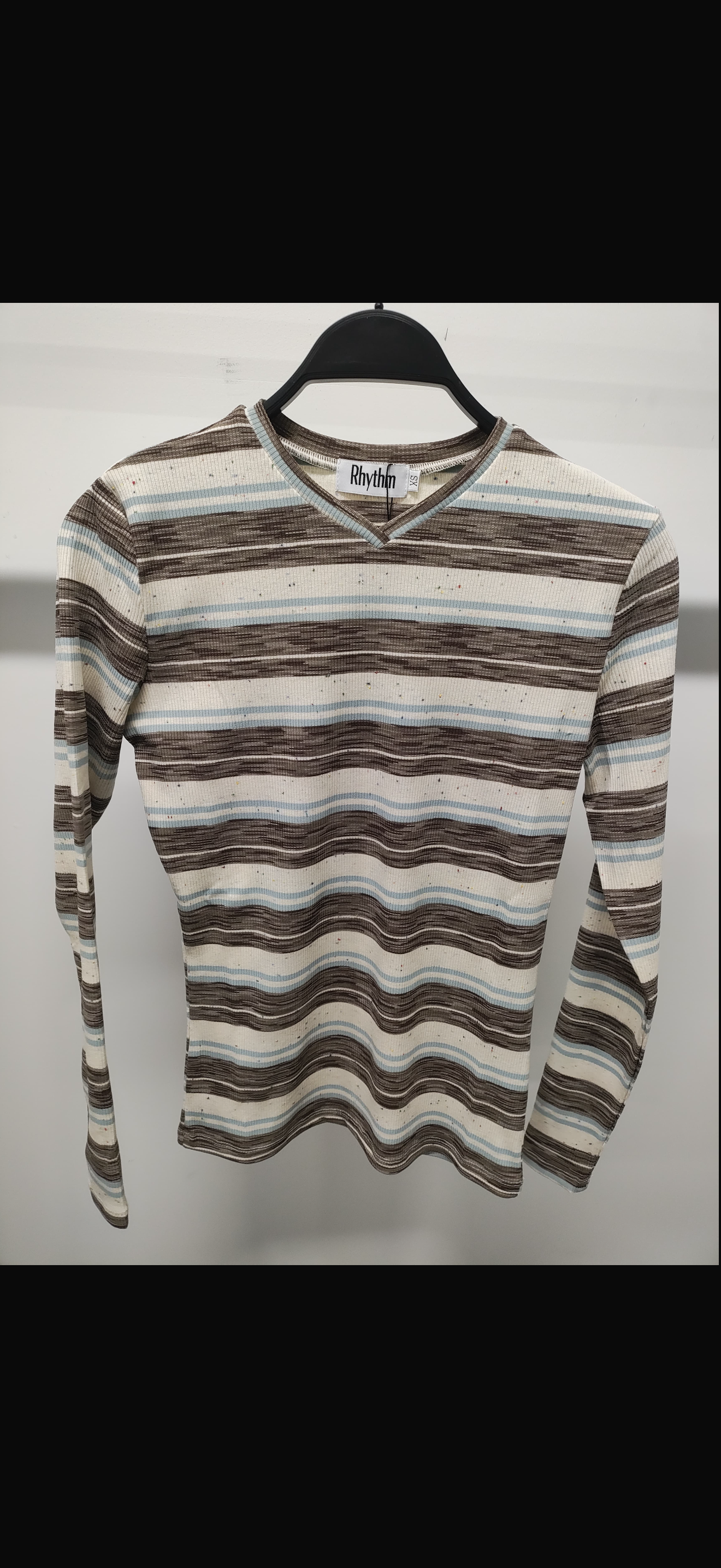 RHYTHM V-NECK STRIPED TEE