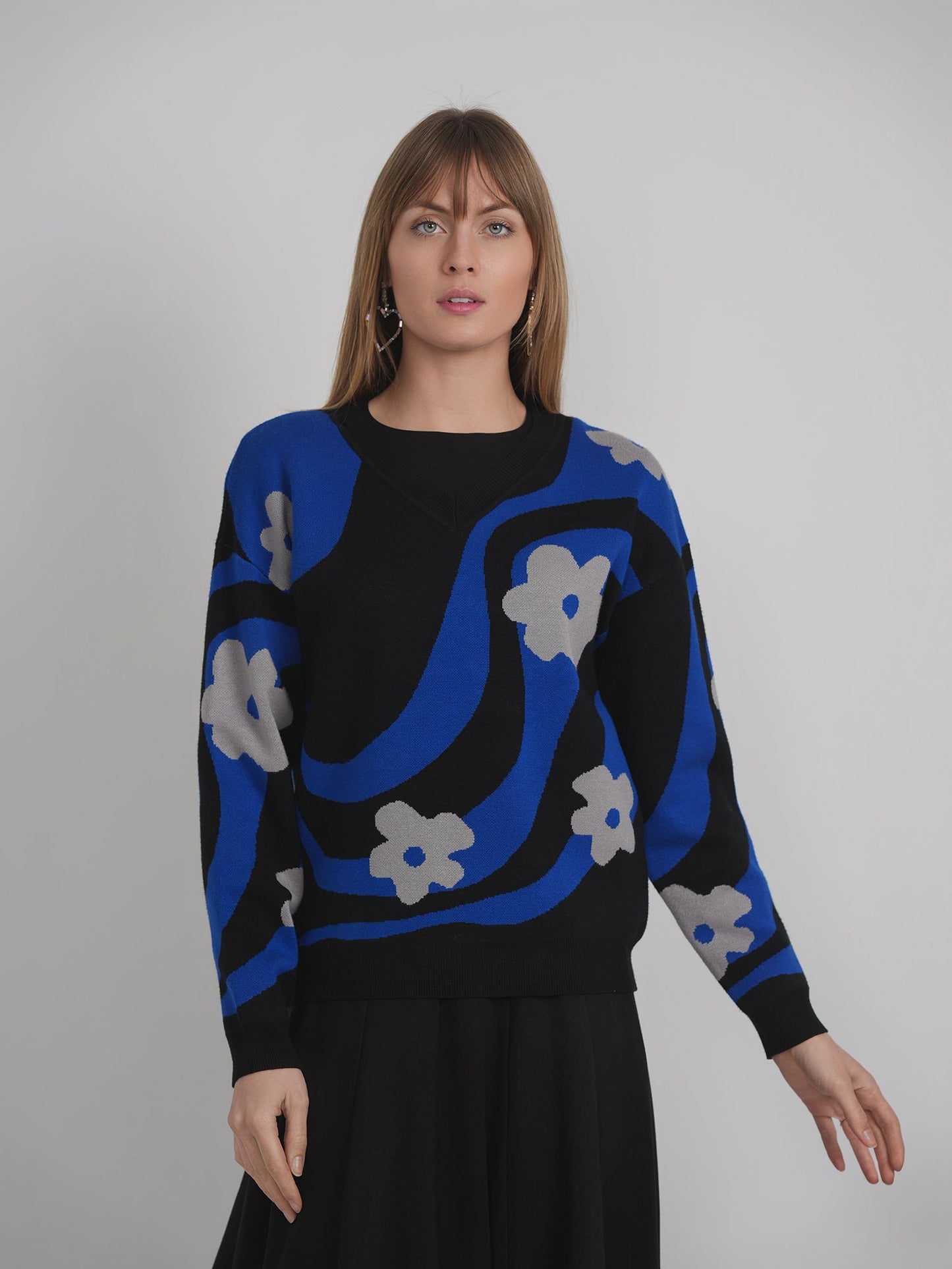 SAPHIRE FLOWER SWEATER