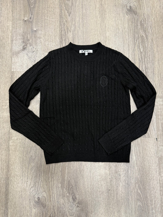 CREST DETAILED CABLE KNIT SWEATER