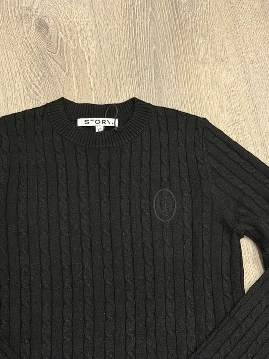 METALLIC CABLE KNIT CREW NECK