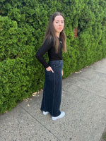 Load image into Gallery viewer, PENCIL SKIRT WITH POCKETS
