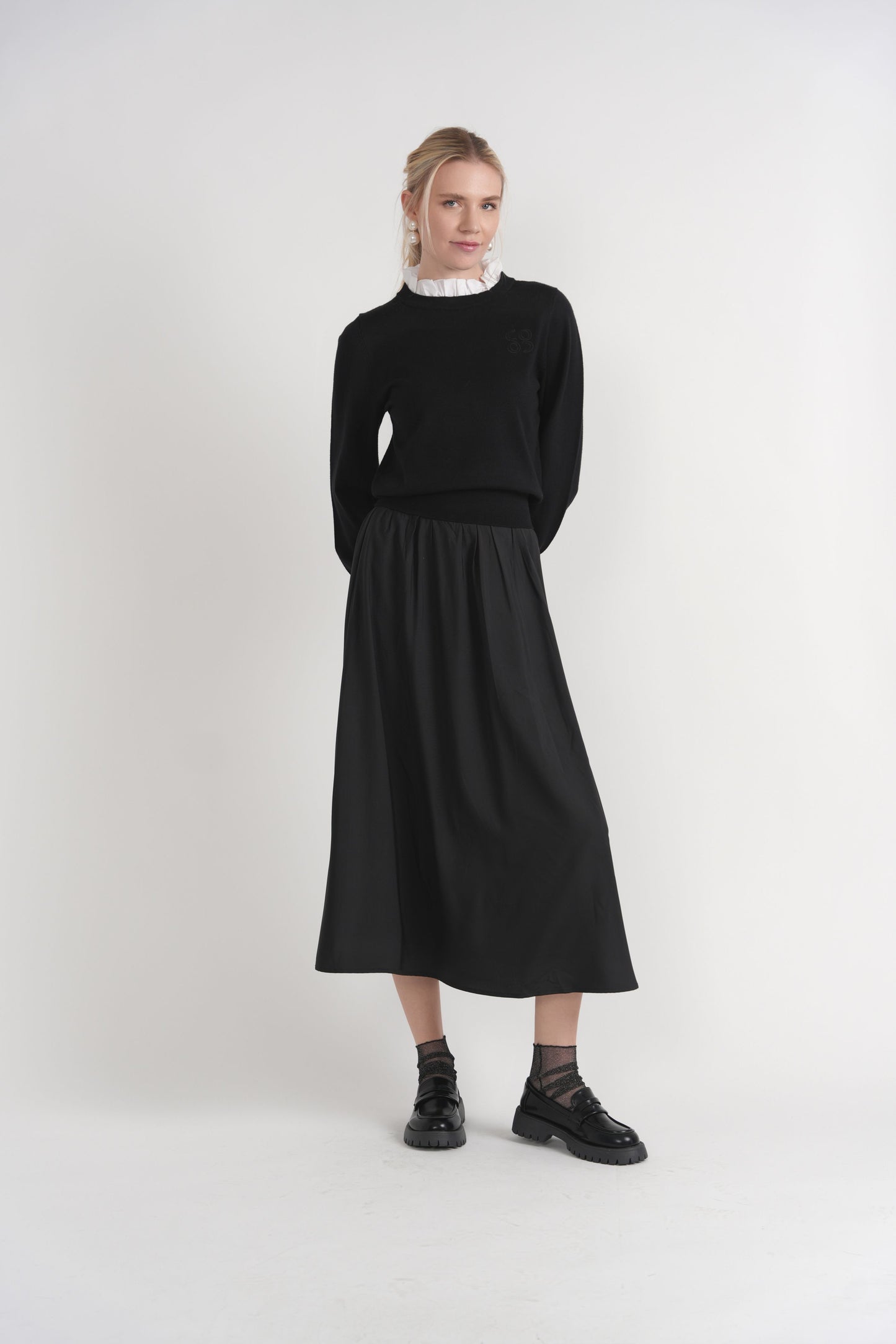 SWEATER WITH SHIRT FRILL