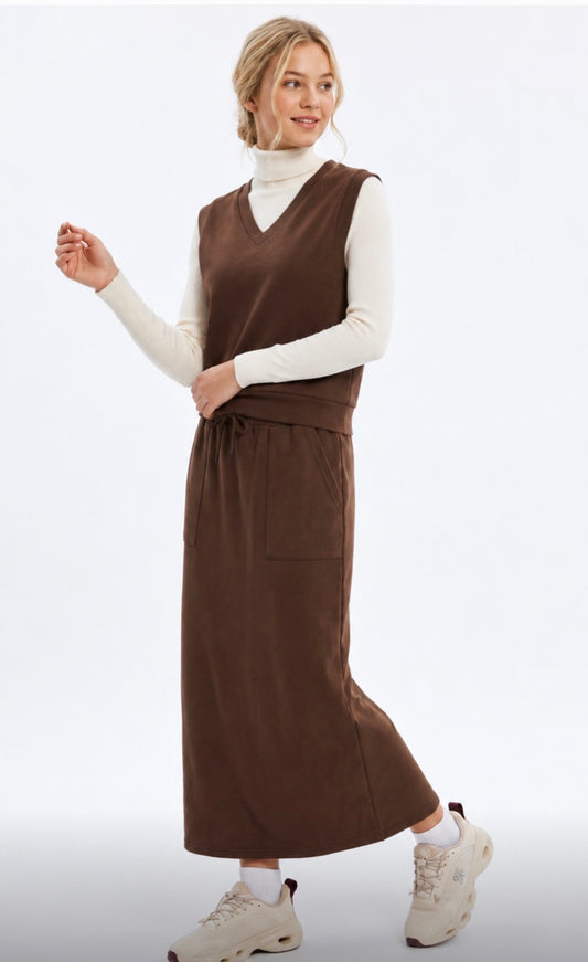 CROPPED VEST WITH V-NECK
