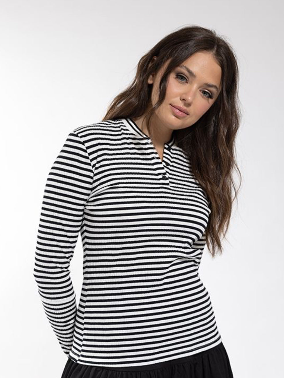 STRIPED TEXTURED HENLEY TEE