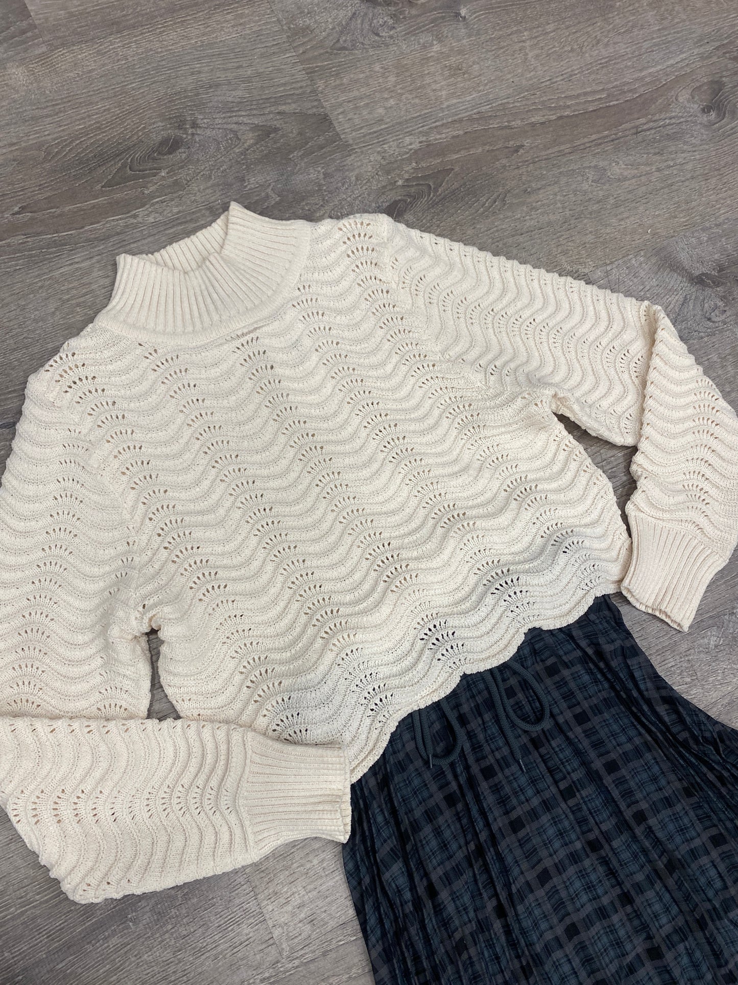 WAVE MOCKNECK SWEATER