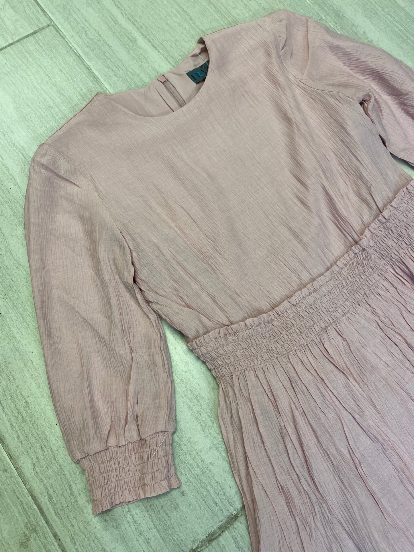 THE MAUVE DRESS