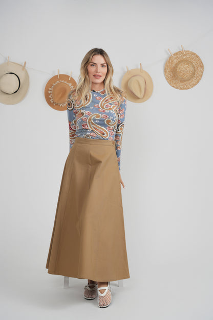 PRINTED V-NECK LONG SLEEVE T-SHIRT