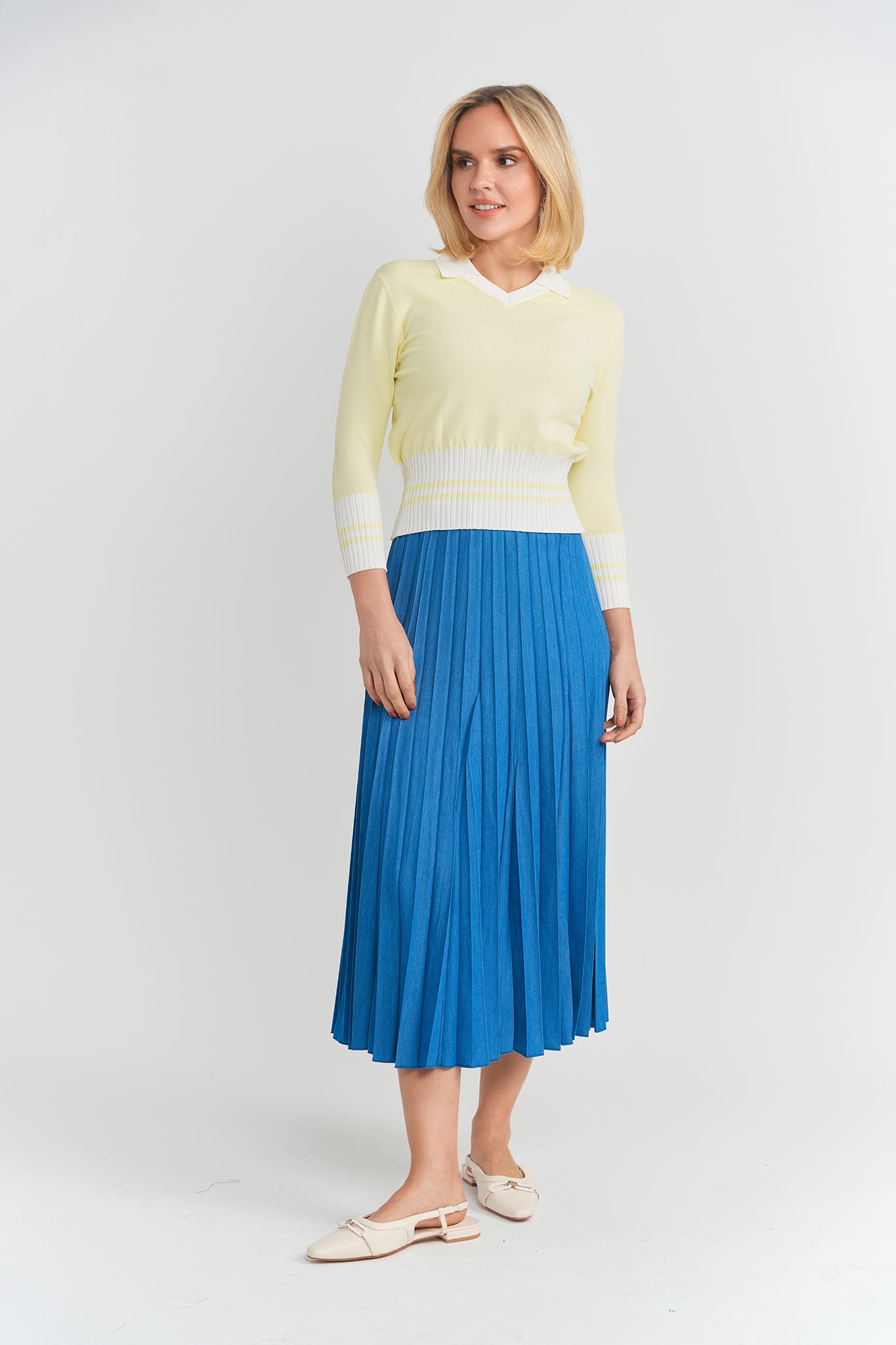 KNIT CROP TOP WITH STRIPE TRIM