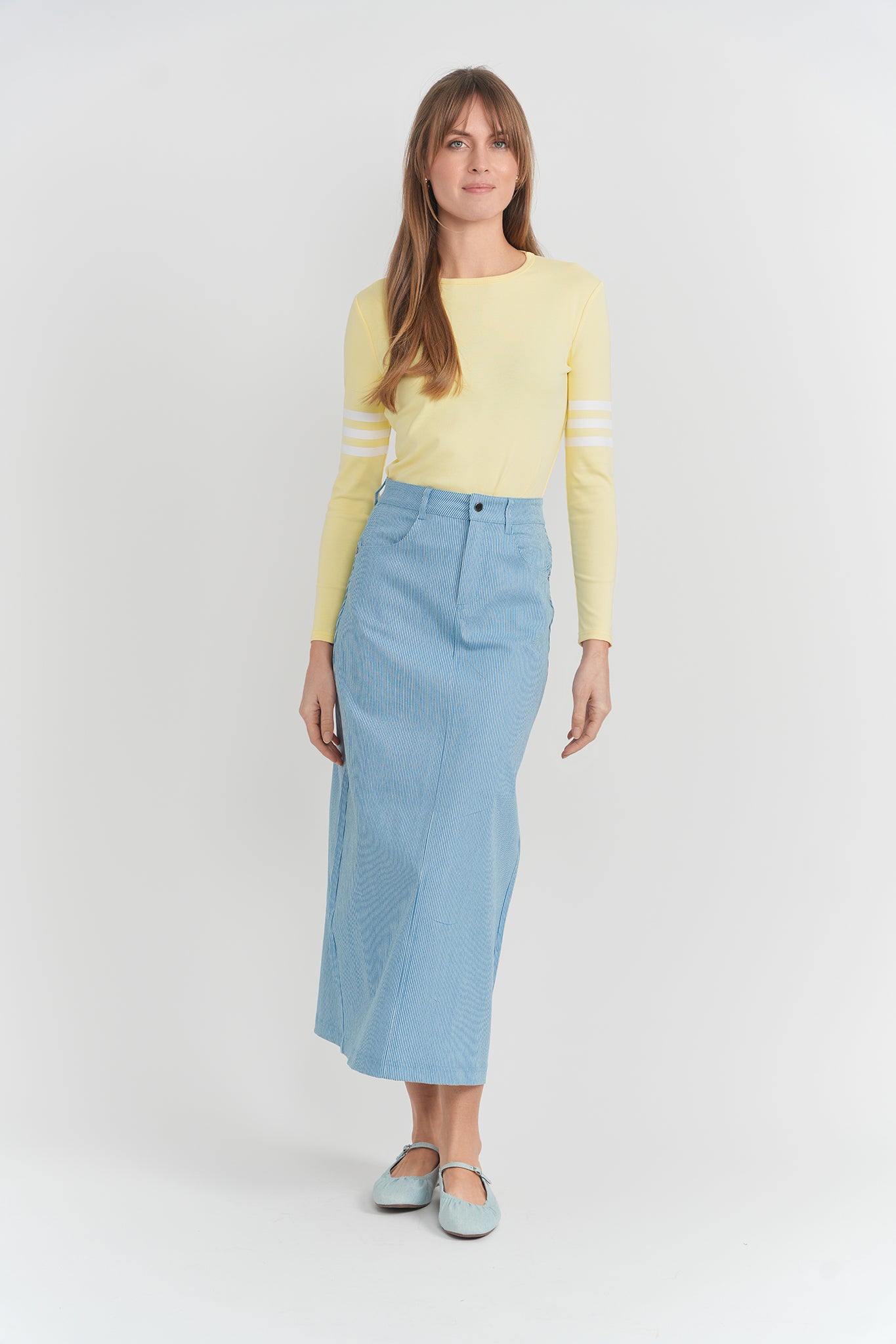 TOP WITH STRIPES ON THE SLEEVES