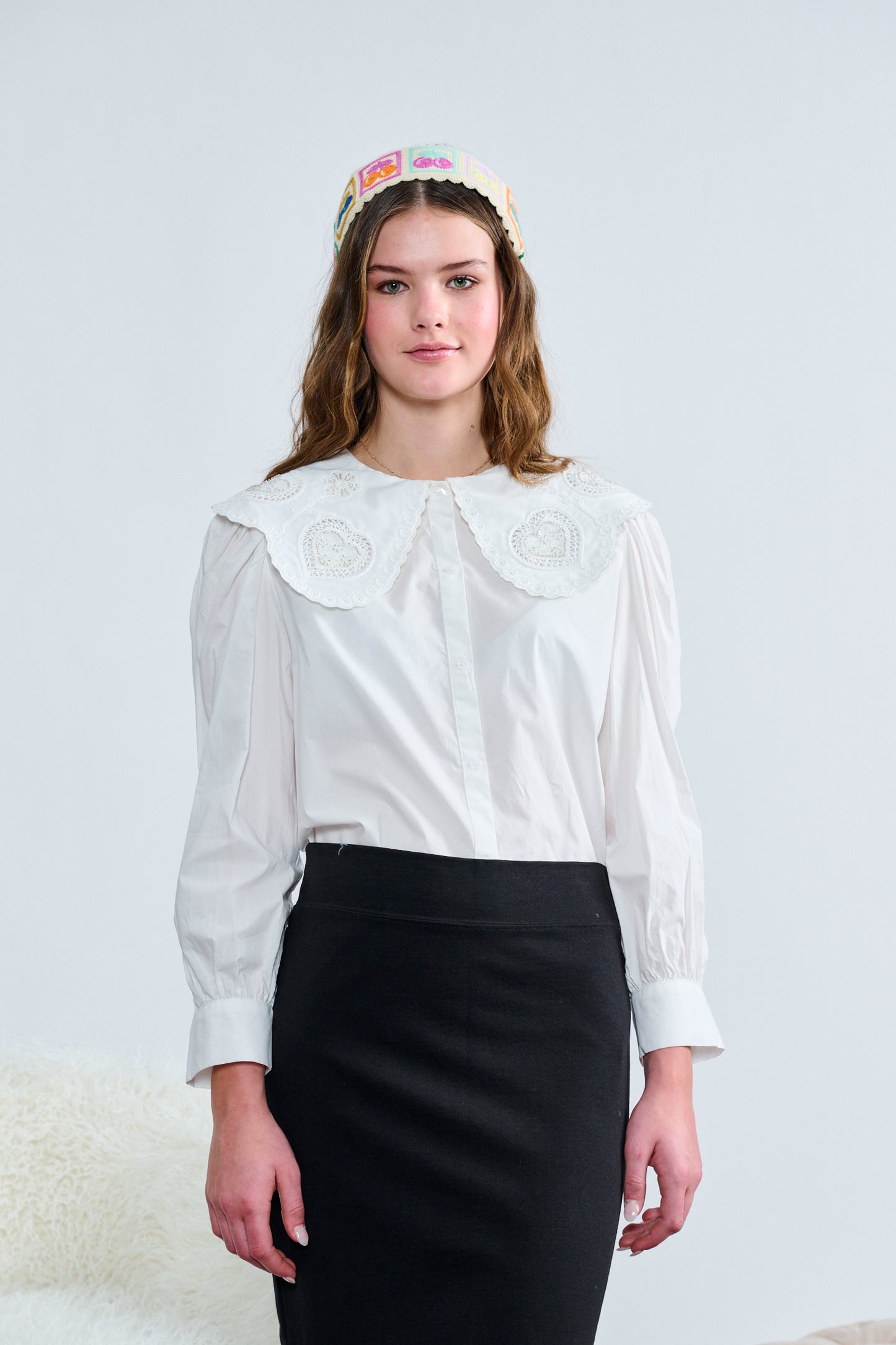 WHITE BUTTON-DOWN W/ LACE BEADED DETAIL TOP