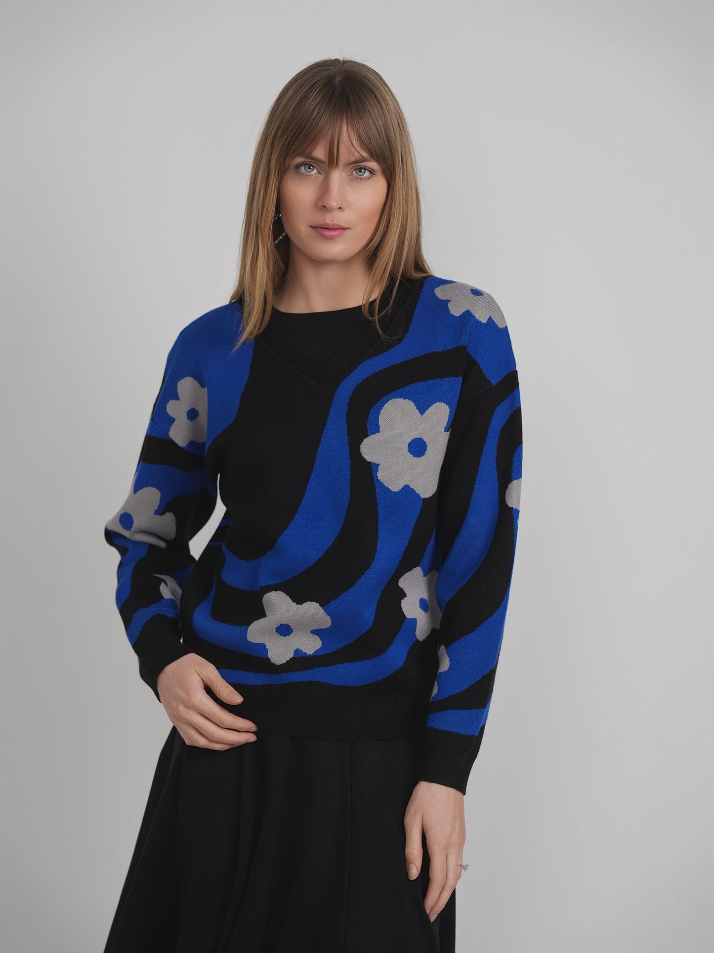 SAPHIRE FLOWER SWEATER