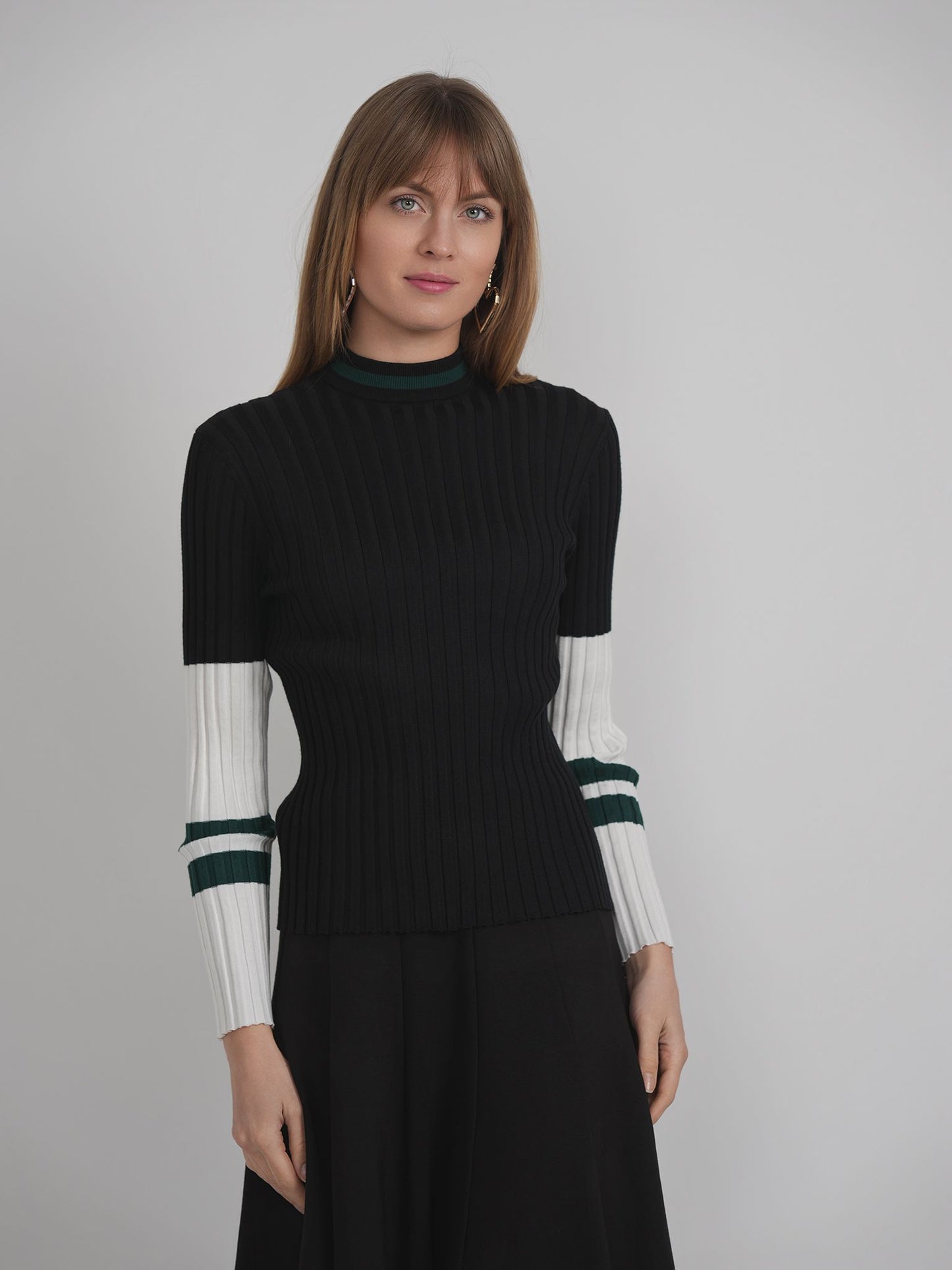 RIBBED STRIPED KNIT SWEATER