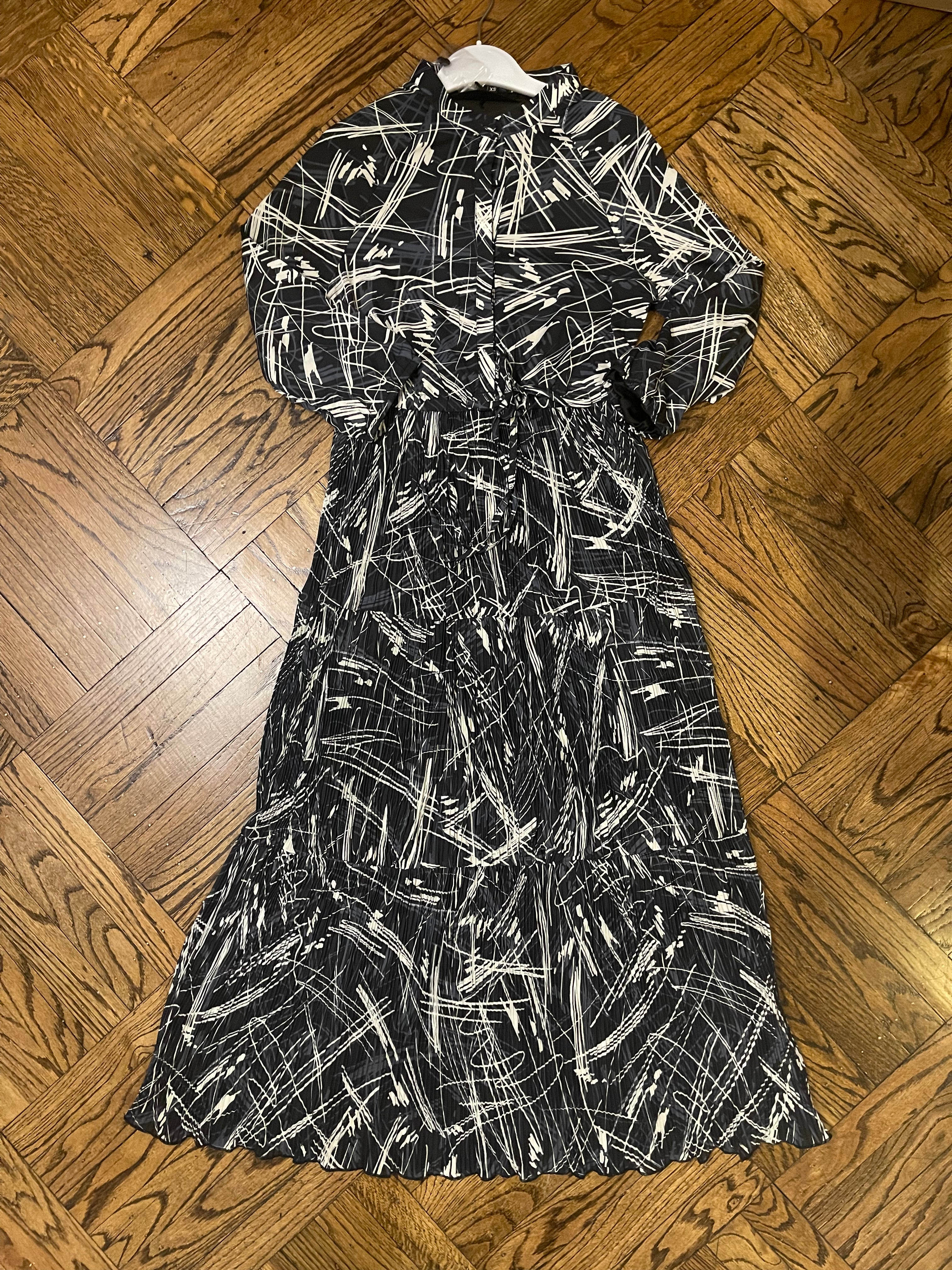 Black Printed Pleated Maxi Dress