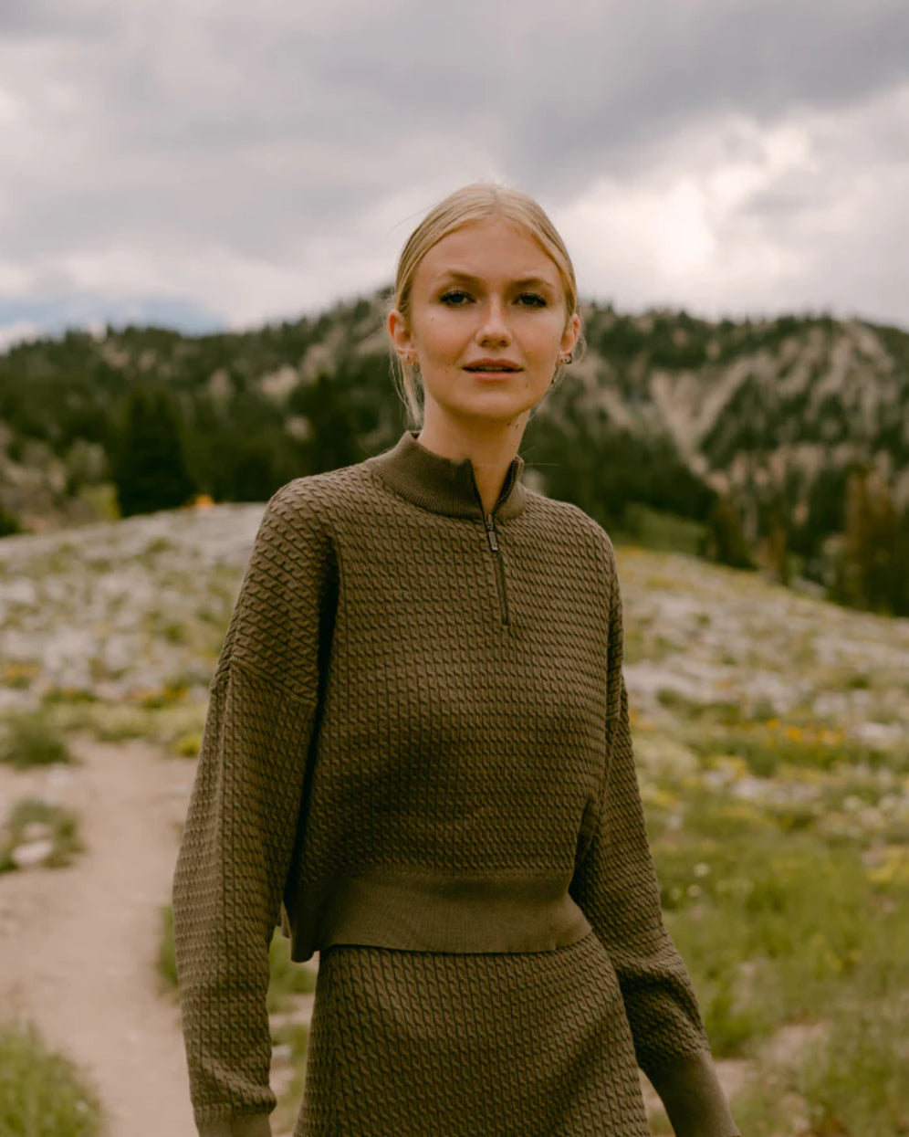 Point Cable Knit Zip Sweater
