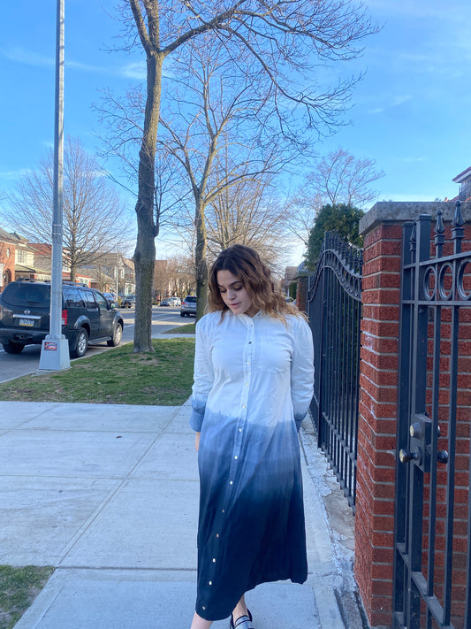 WHITE AND BLUE TIE-DYE DRESS