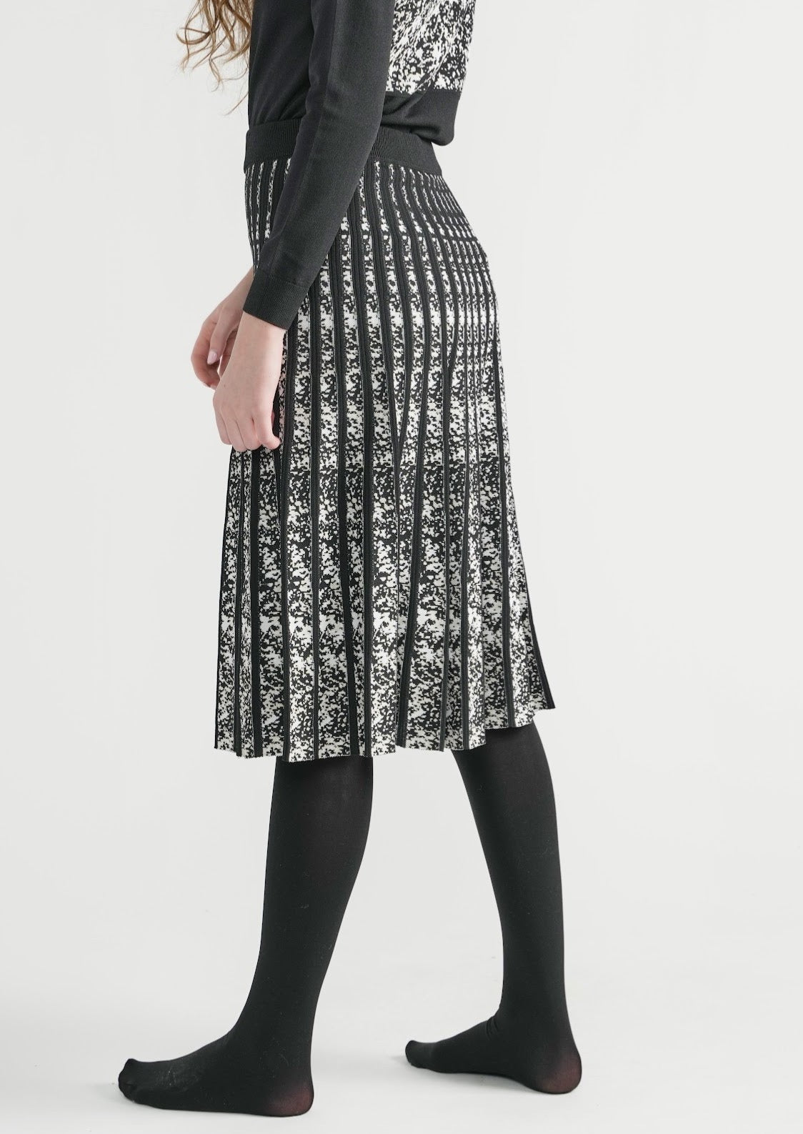 Pleated Knit Skirt