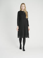 Load image into Gallery viewer, Black Pleated Jumper With Sweater
