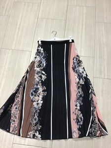 Black Floral Print Pleated Skirt