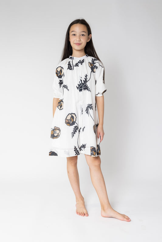 WHITE AND BLACK BIG FLORAL SHIRT DRESS