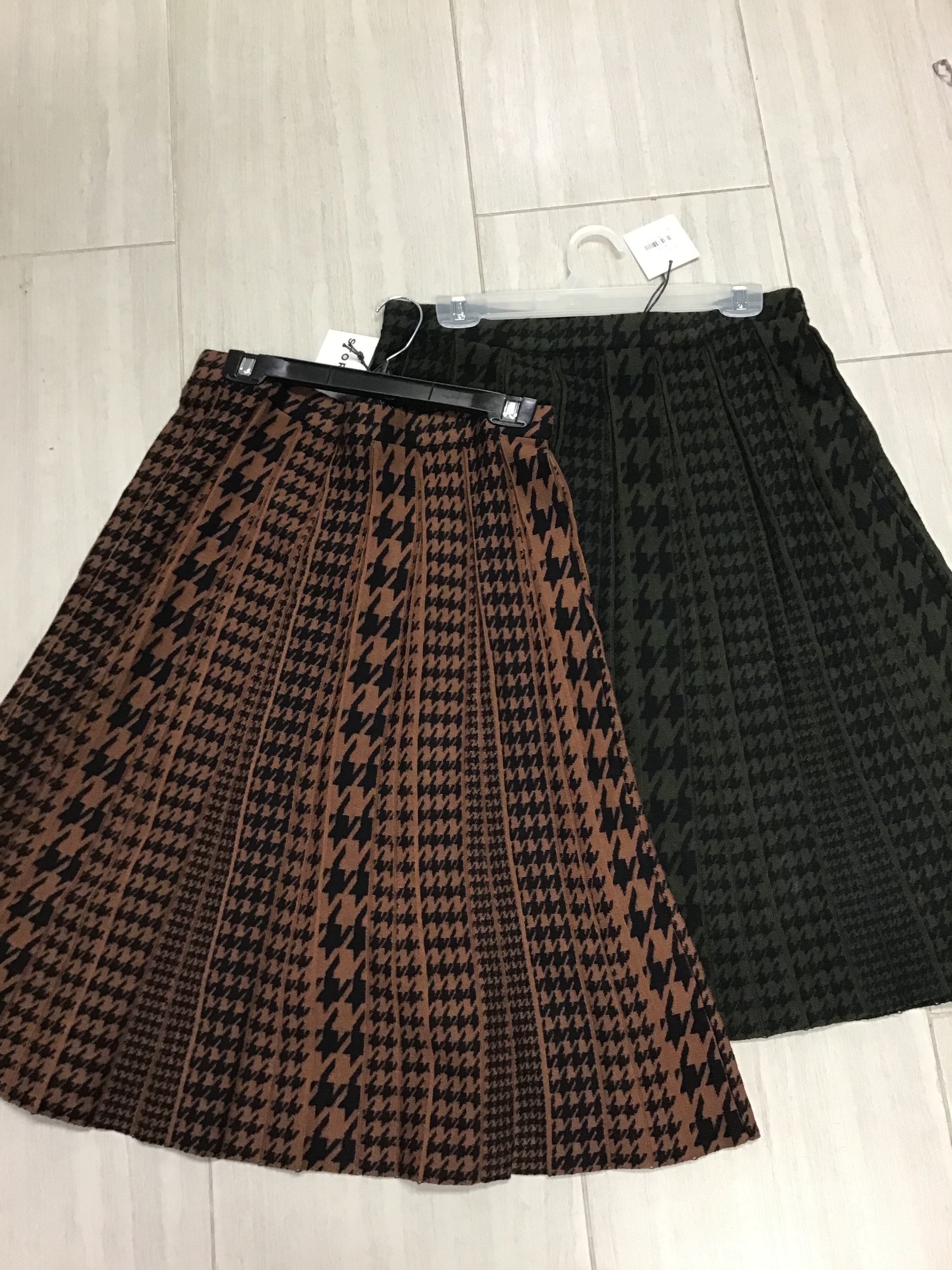 Short Geometric Printed Pleated Skirt