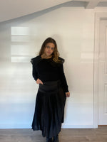 Load image into Gallery viewer, PLEATED BLACK SATIN SKIRT
