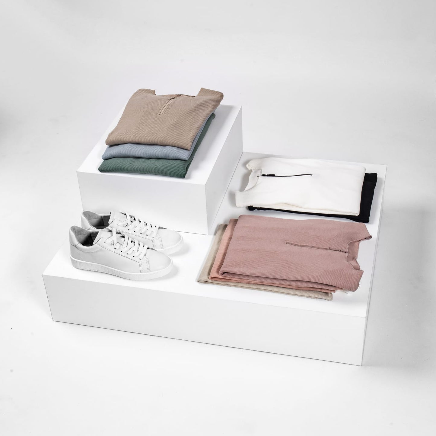 Point Ribbed Zip Top